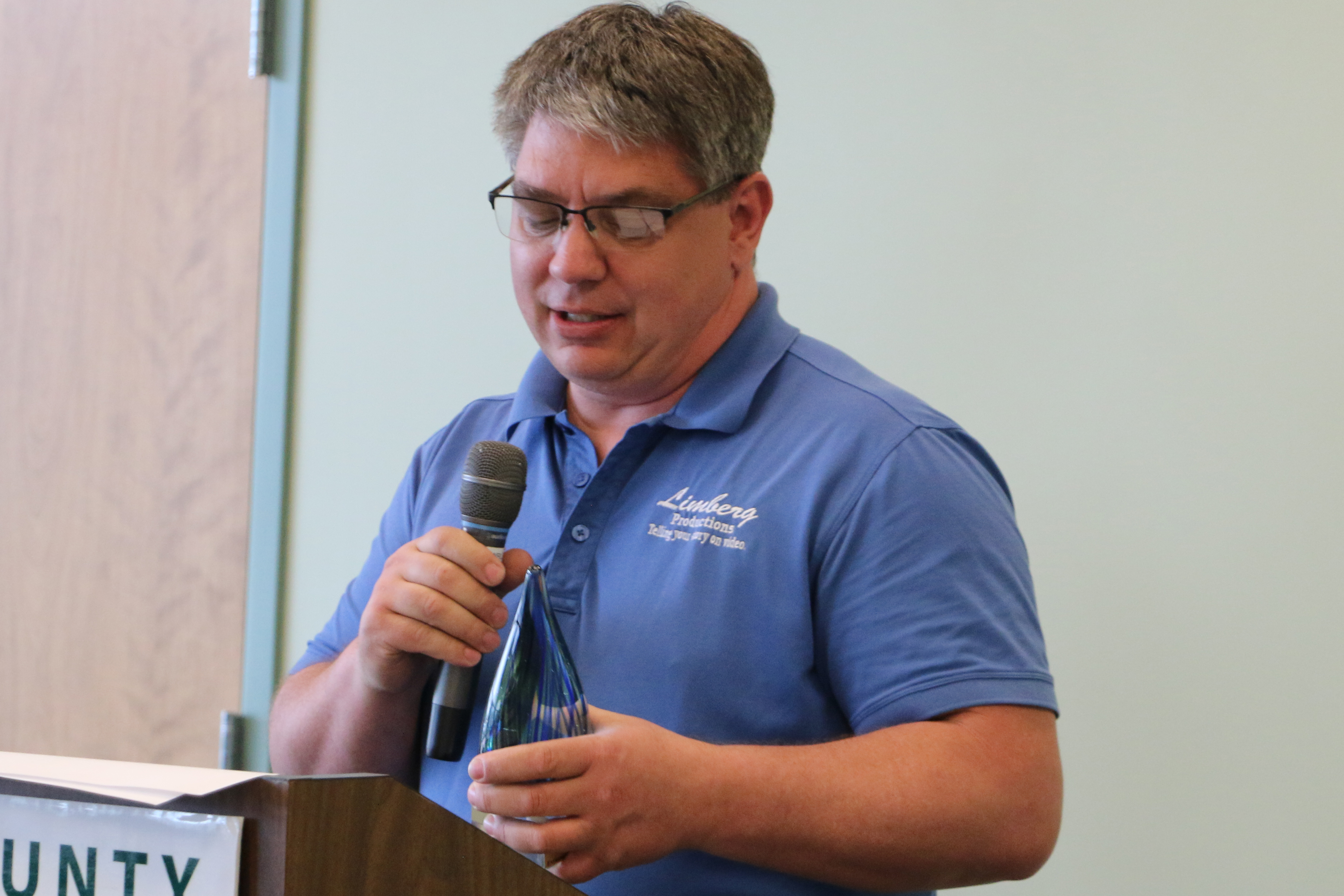entrepreneur, award, entrepreneur of the year, scott limberg, owatonna, owatonna business development center