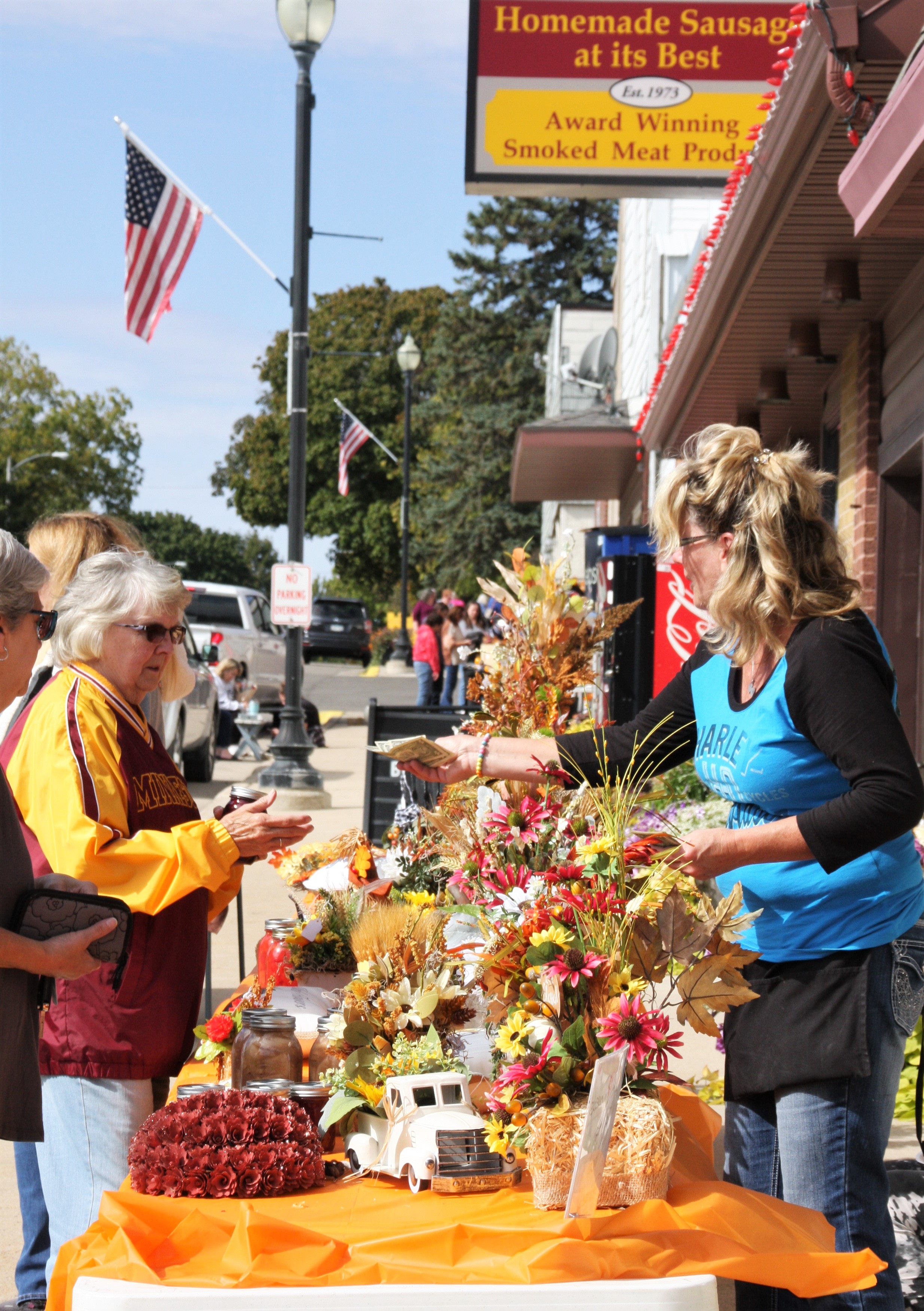 ellendale, courtyard, fall festival