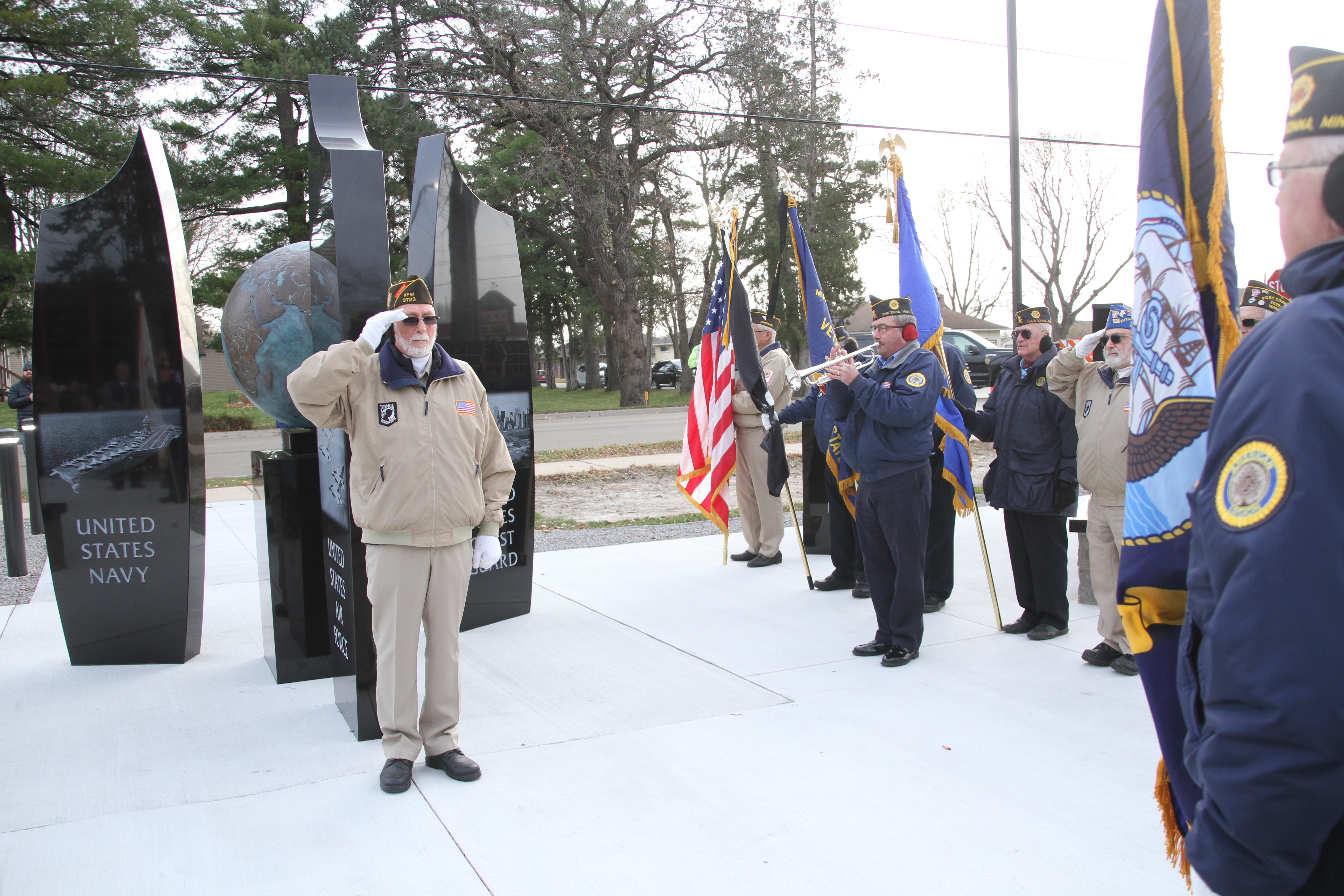 Owatonna Veterans Memorial, November 11, moonlighters exchange club