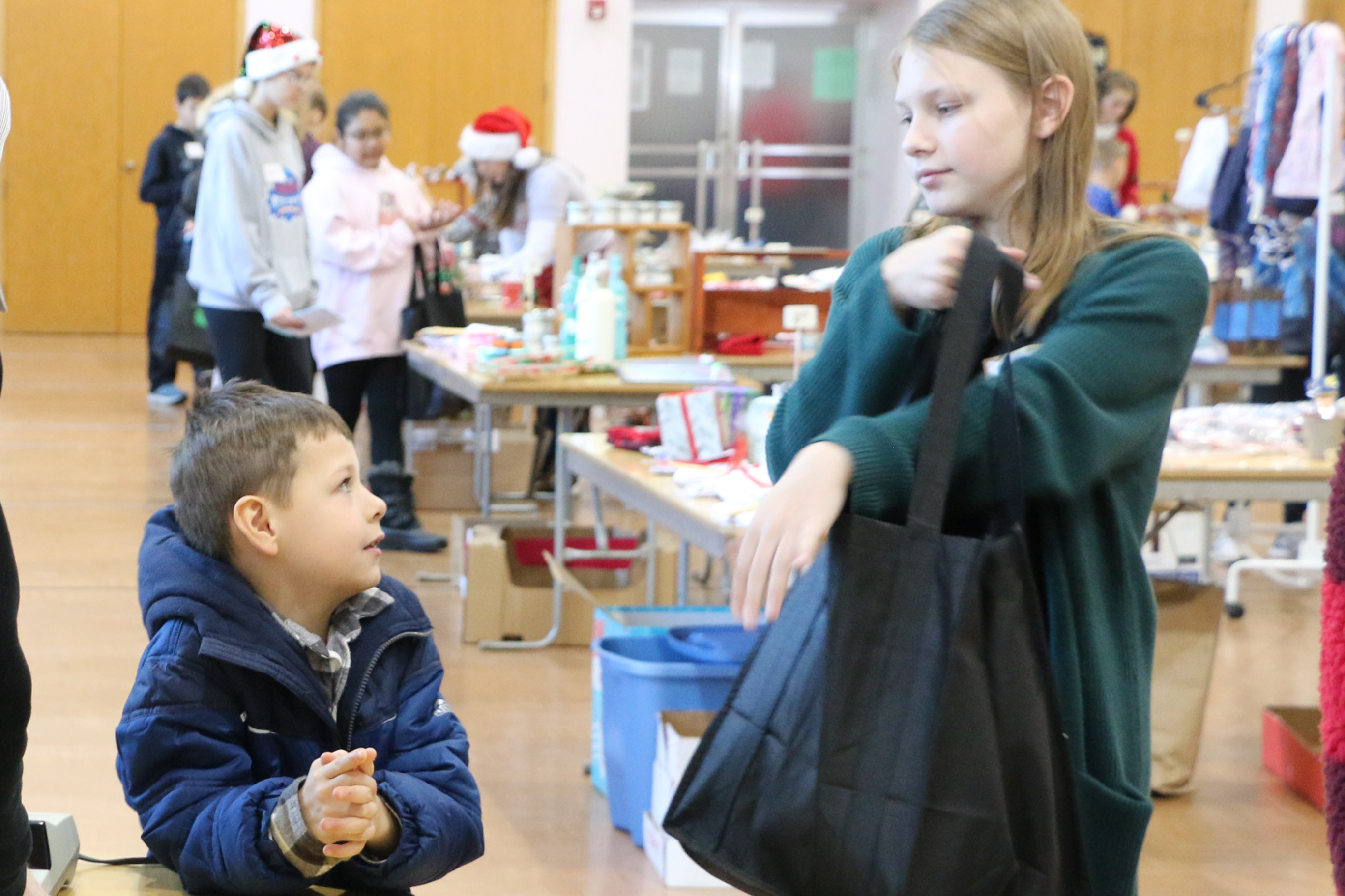 Kids flock to 4-H Shop with Santa event