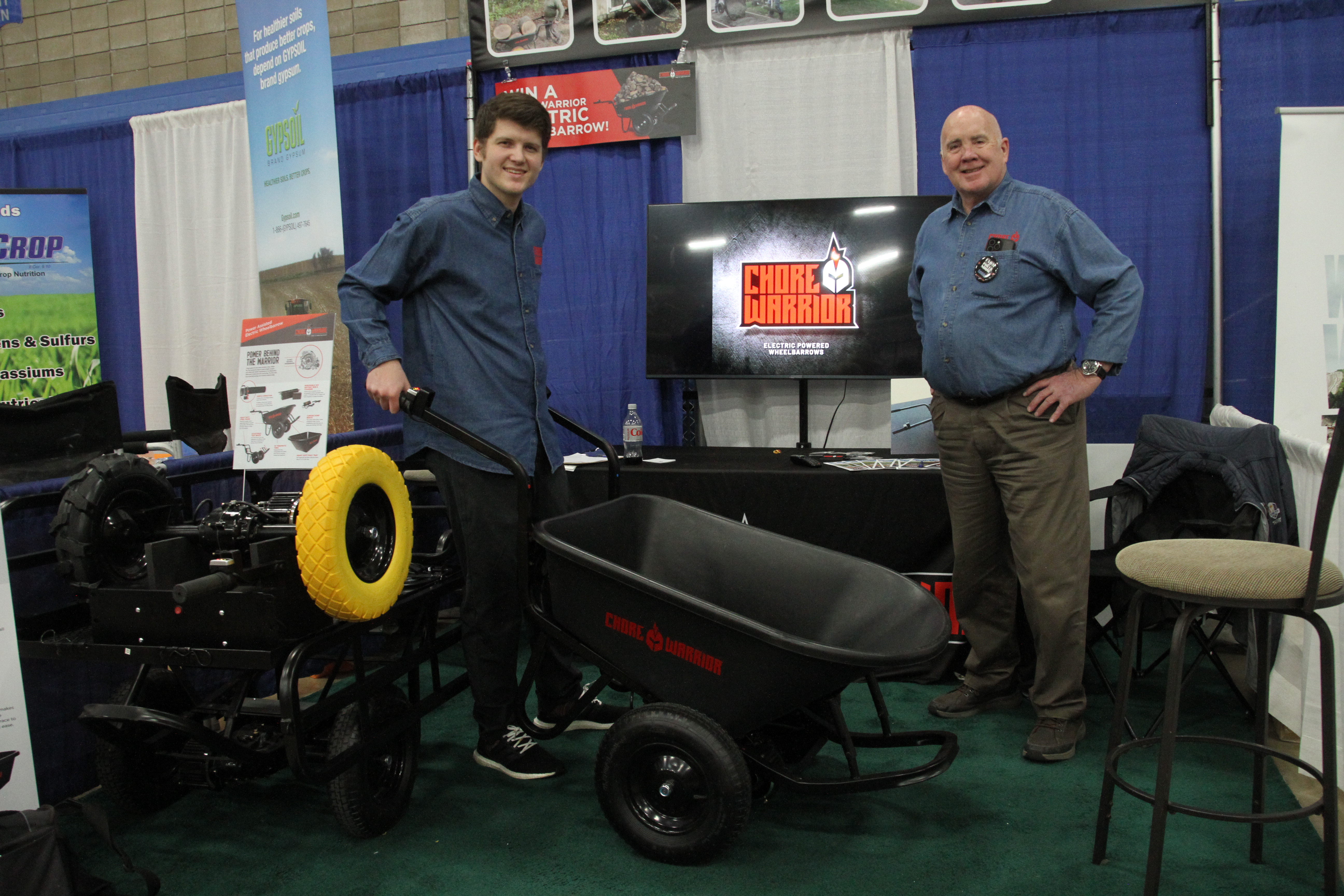 electric wheelbarrow, spencer cowley, tom cullen, north american farm show