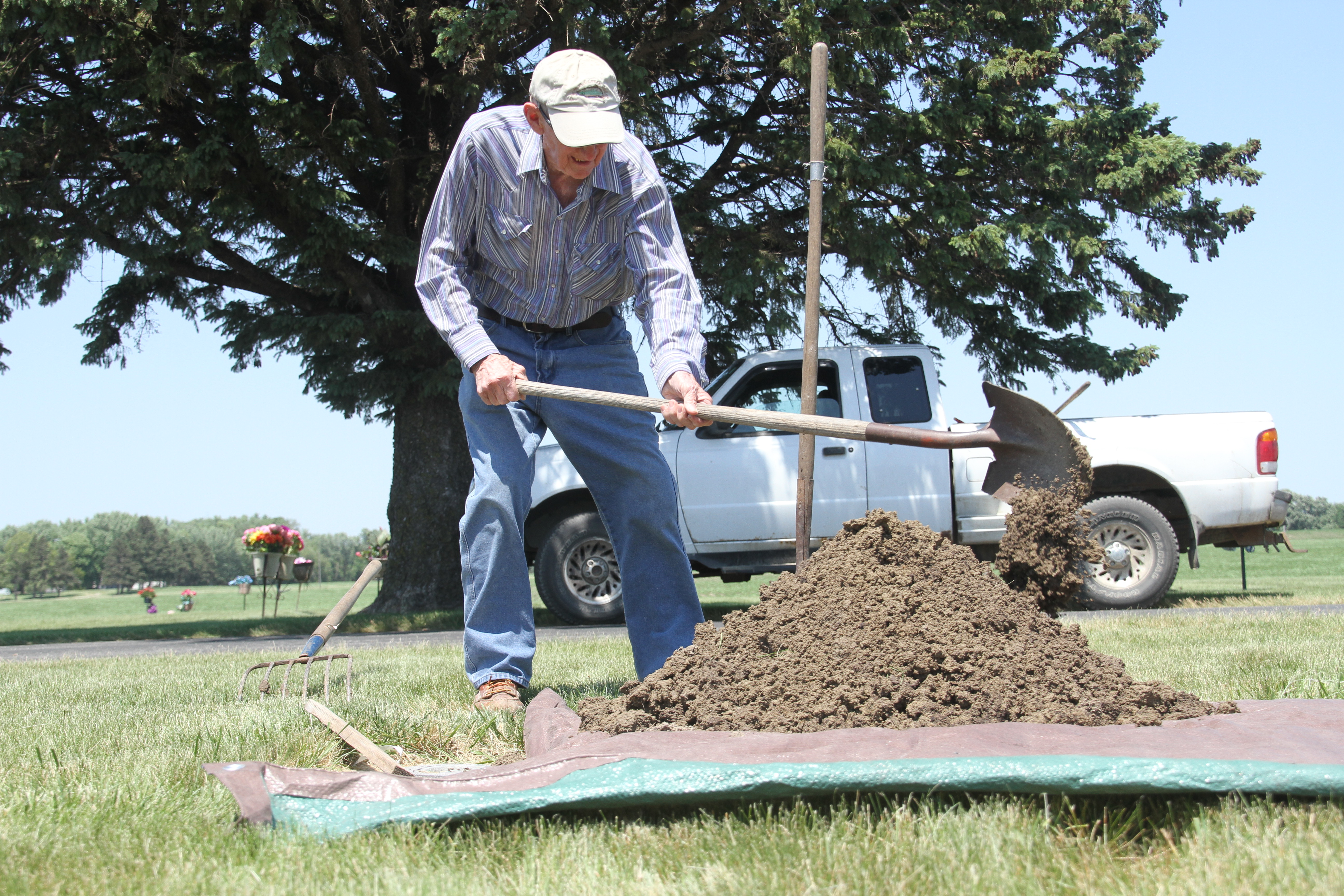 gravedigger, retires, lyle bohlman