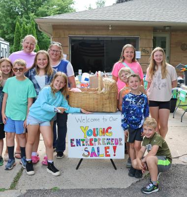 Lemonade stand, Owatonna entreprenuers